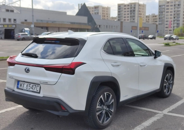 Lexus UX cena 129000 przebieg: 41000, rok produkcji 2020 z Warszawa małe 254